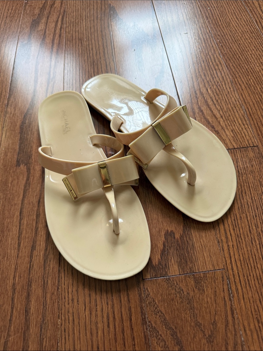 Michael Kors Cream Bow Thong Sandals